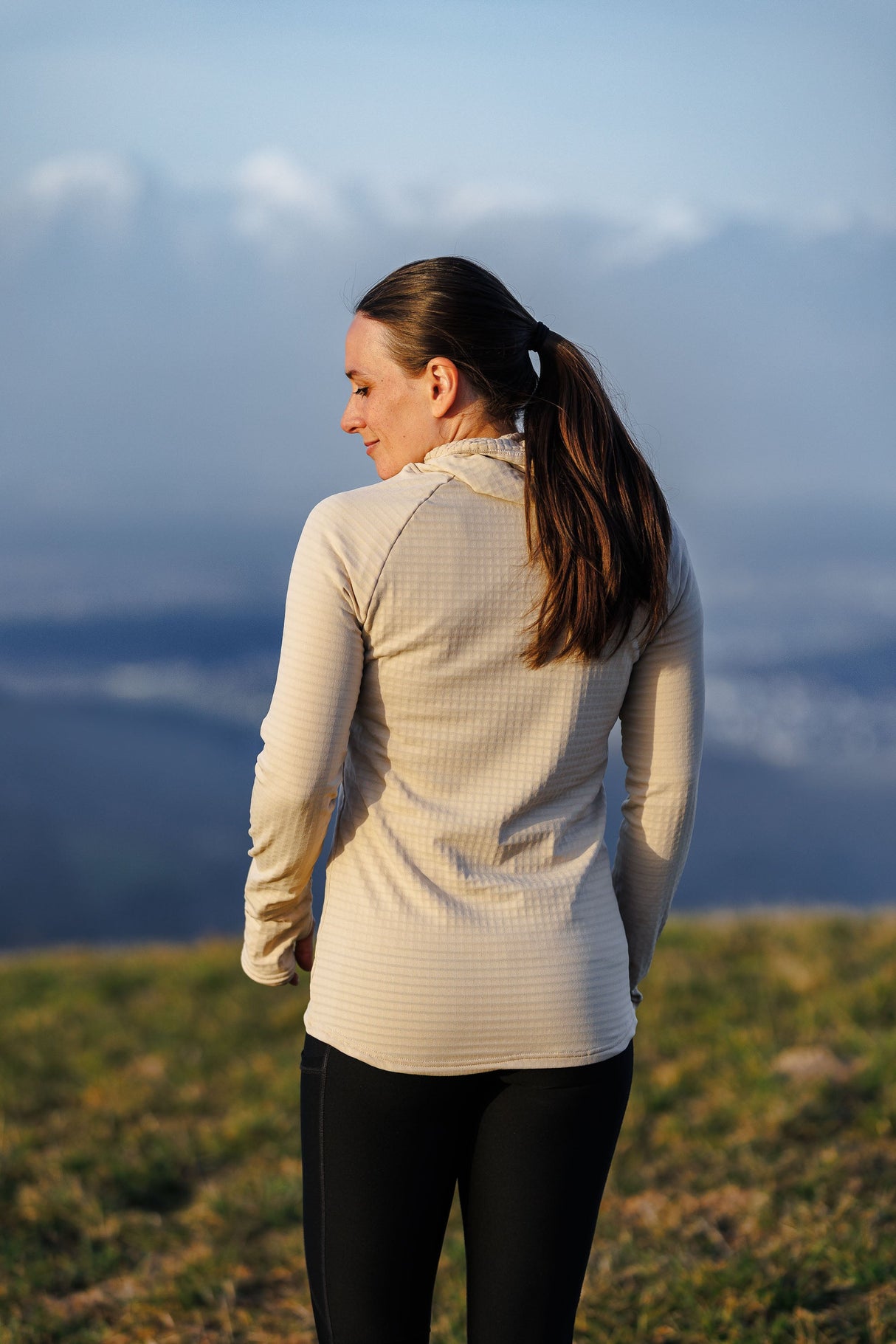 Elevate Hoody Sand