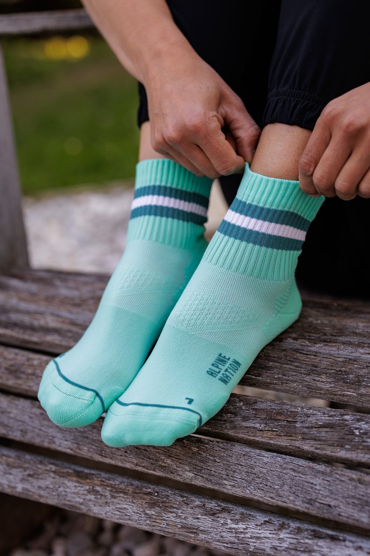 Anda Summit Mid Crew Socks Lagoon