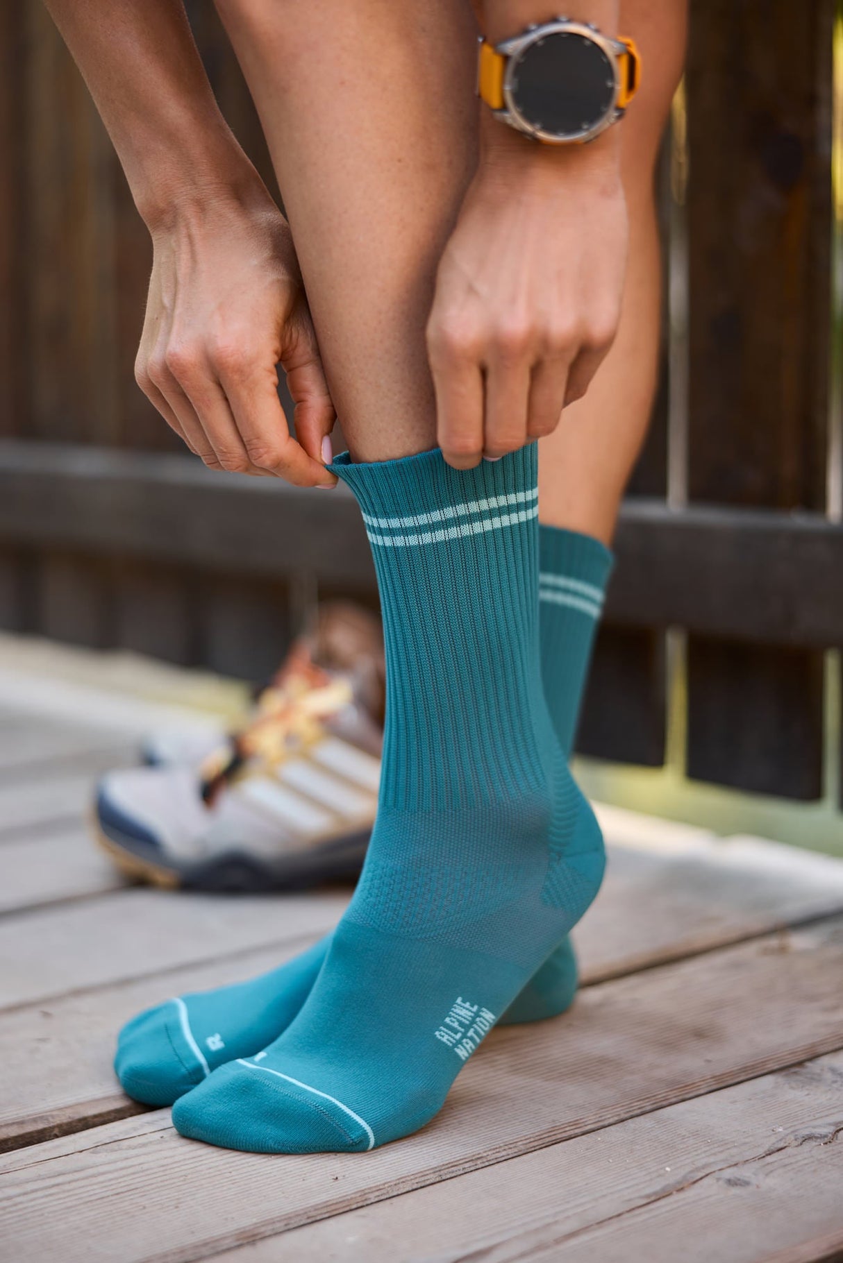 Summit Hike Crew Socks Moraine Blue