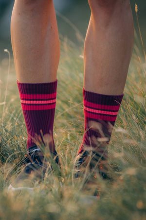 Summit Hike Crew Socks Alpine Princess Wild Berry magenta women's hiking socks anti-blister, seamless toe, padded, cushioning