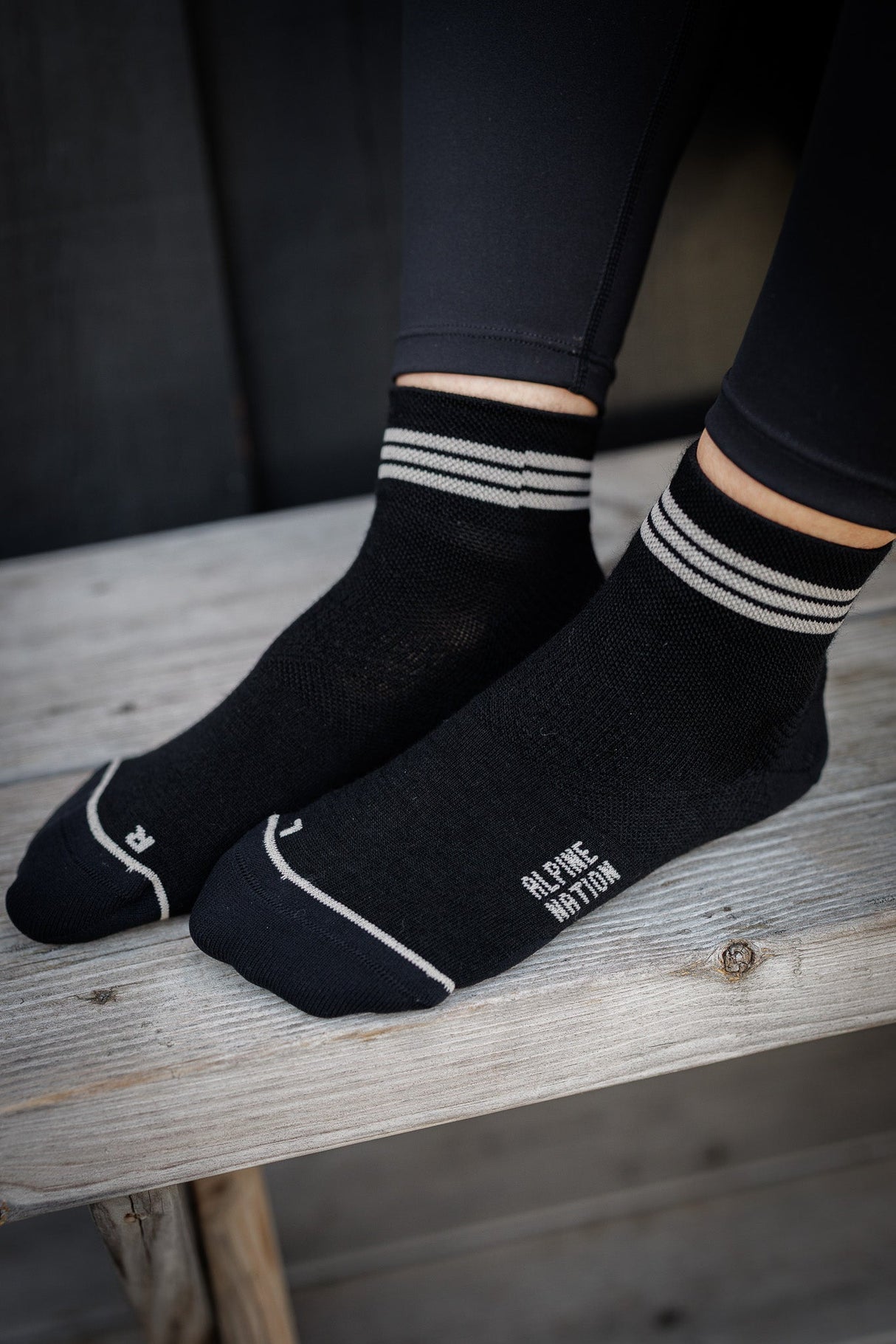 Seceda Light Merino Mid Crew Socks Onyx