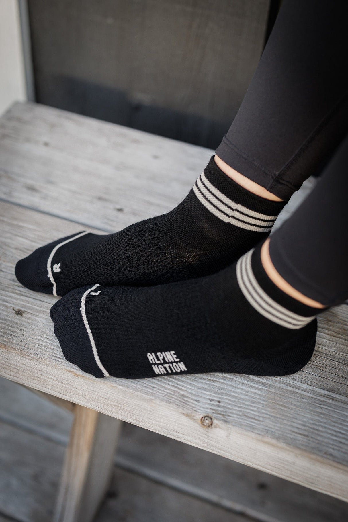 Seceda Light Merino Mid Crew Socks Onyx