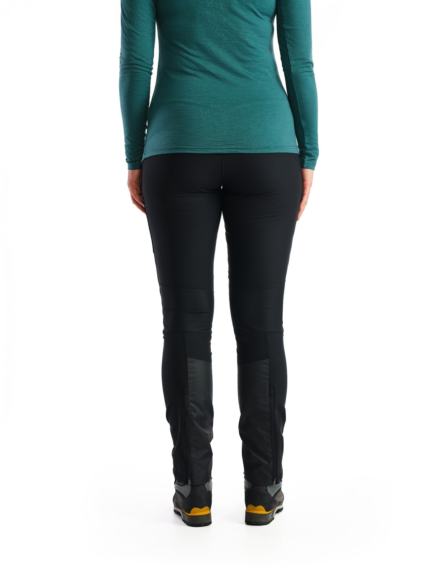 APEX Winter Pocket Leggings Blackout – Alpine Nation Outdoor Clothing