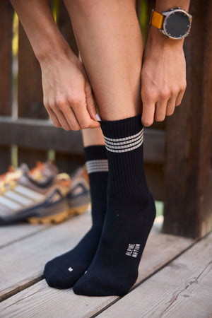 Summit Hike Crew Socks Carbon Black