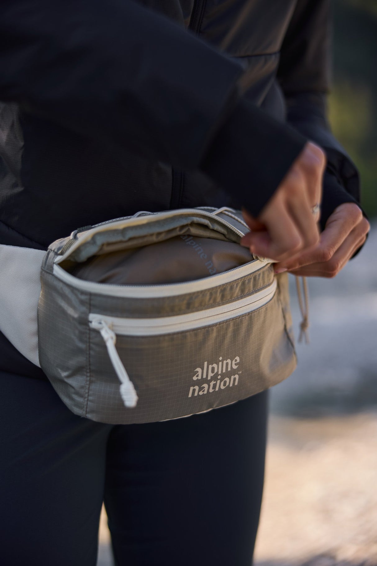 Venture Hip Pack Sandstone